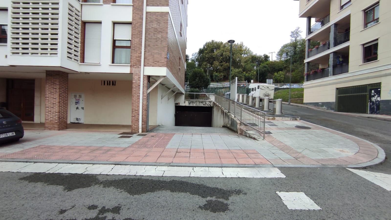 Imagen 9 Parking Coche en venta en Berriz / Calle bidegain Berriz
