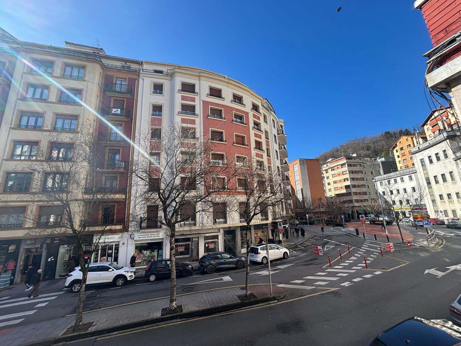 Imagen 1 Piso en venta en Eibar / Julian Etxeberria kalea