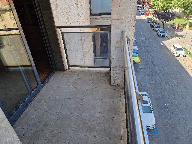 Imagen 3 Inmueble 262386 - Piso en venta en Lleida / Zona Avenida Cataluña
