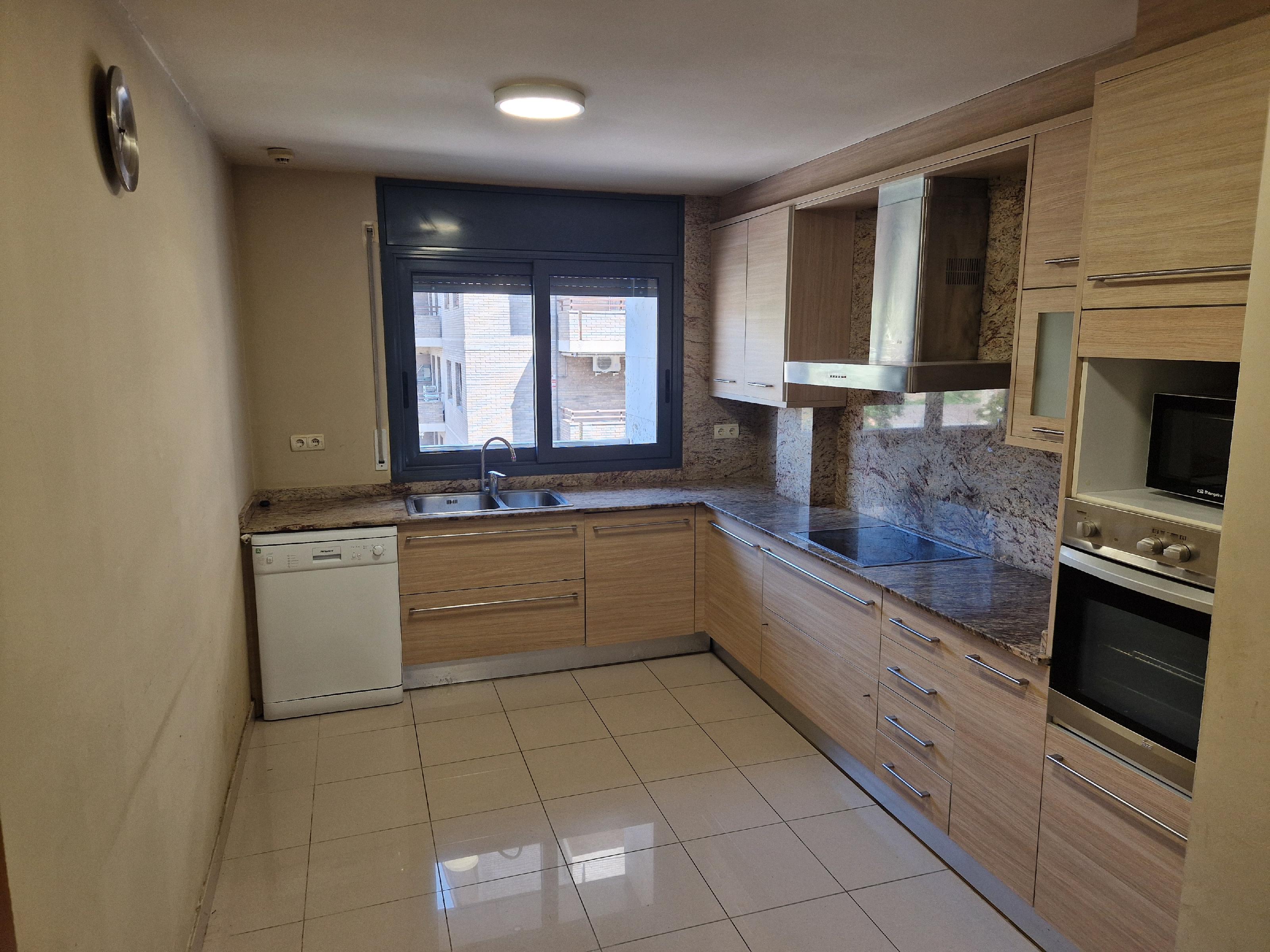 Imagen 1 Piso en venta en Lleida / Zona Avenida Cataluña