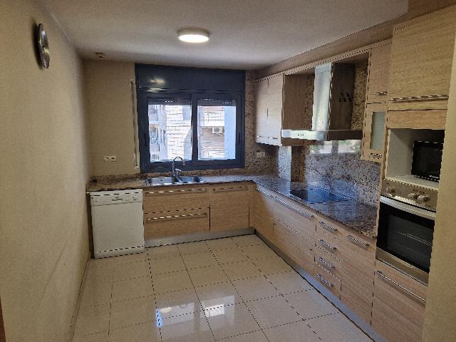 Imagen 1 Inmueble 262386 - Piso en venta en Lleida / Zona Avenida Cataluña