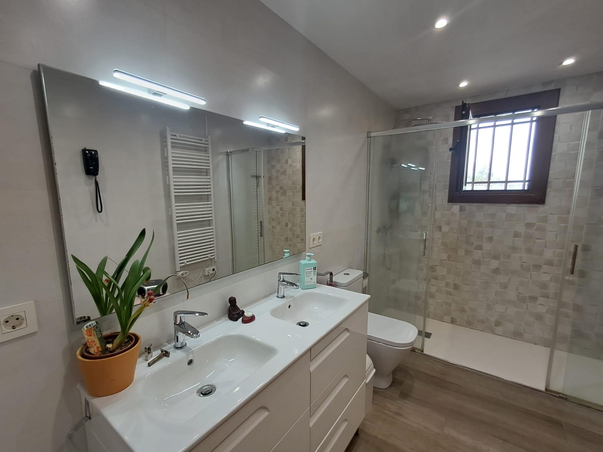 Imagen 10 Casa en venta en Lleida / Casa con parcela de 7.000 m2