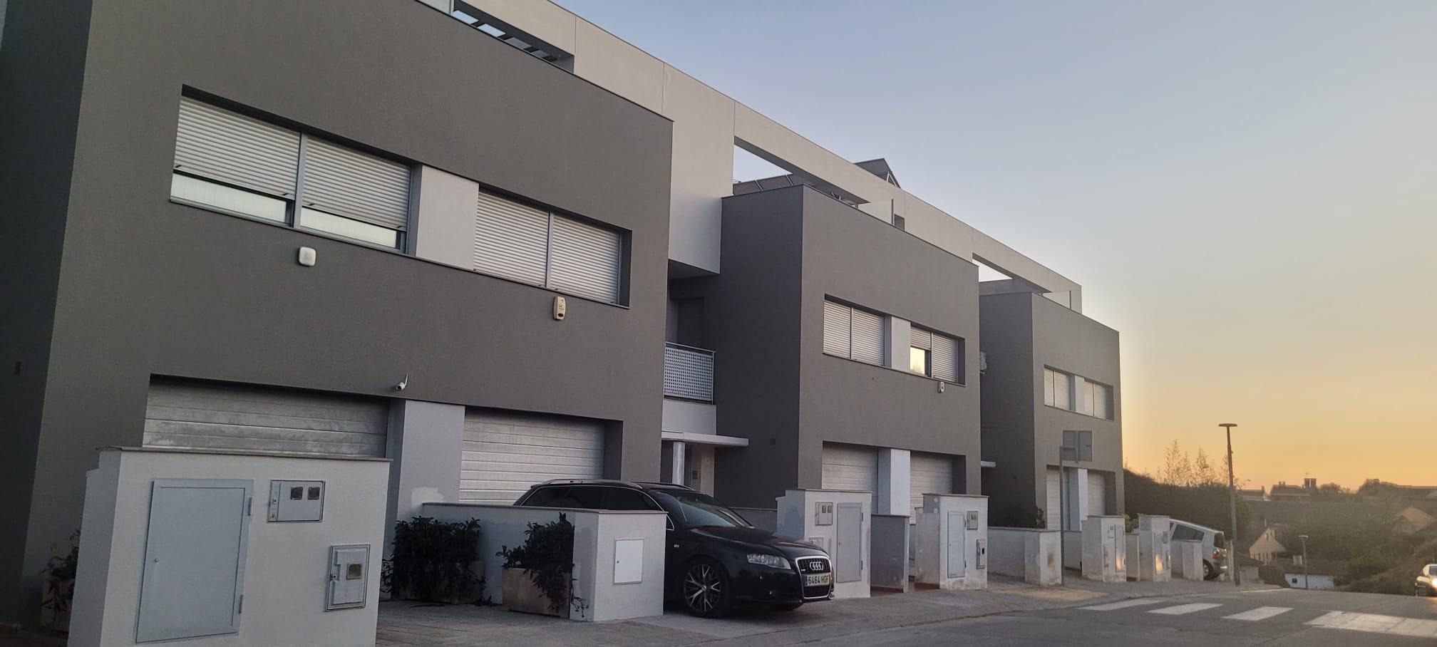 Imagen 1 Casa en venta en Corbins / Casa adosada esquinera en Corbins