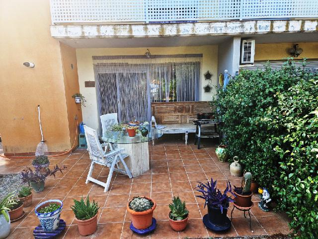Imagen 2 Inmueble 285355 - Casa en venta en Corbins / Casa adosada esquinera en Corbins