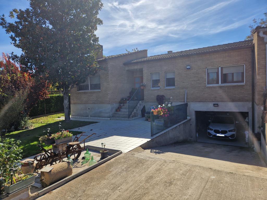 Imagen 2 Casa en venta en Alguaire / Urbanització El Tabac Imagen 2 Casa en venta en Alguaire / Urbanització El Tabac