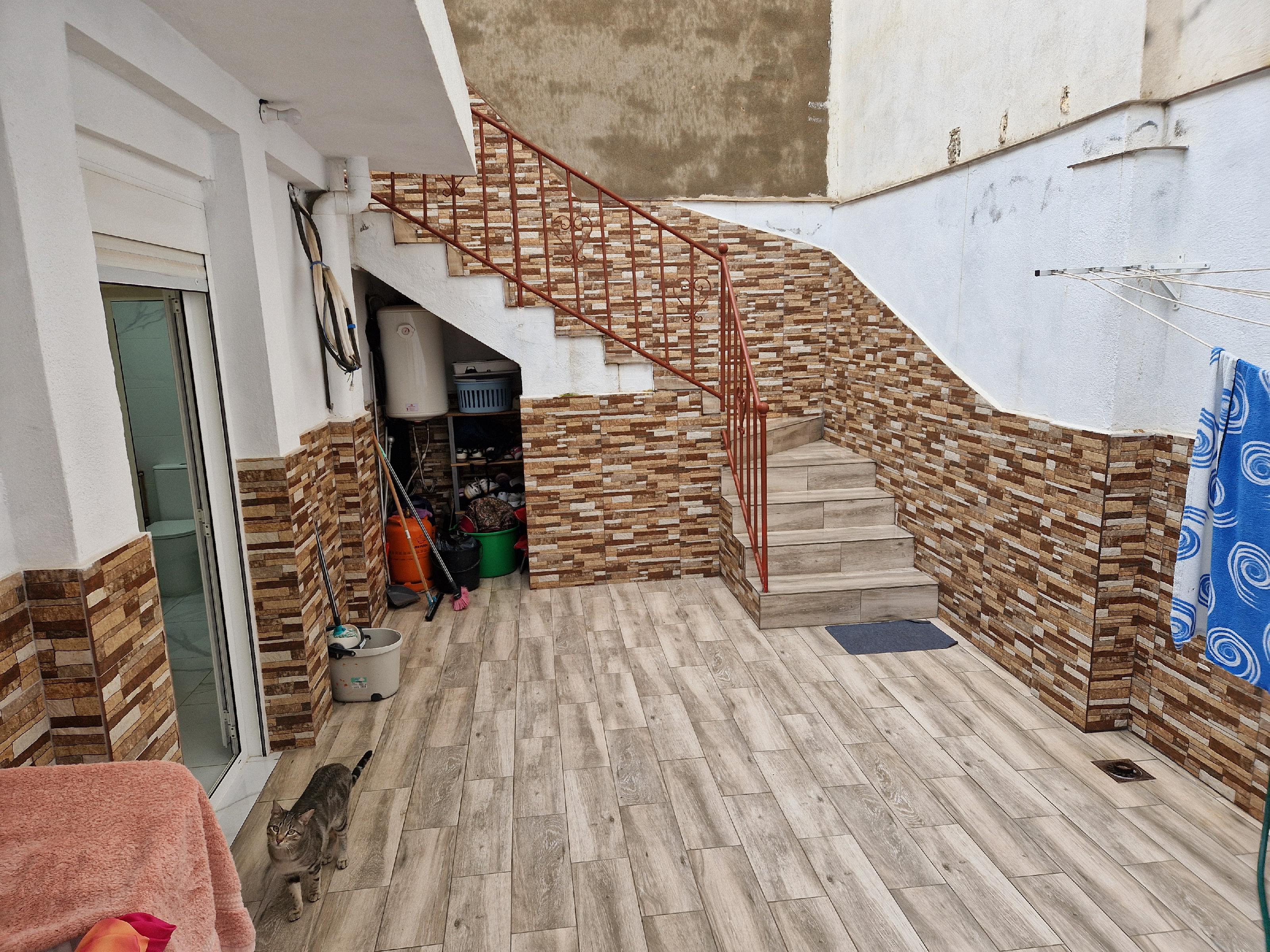 Imagen 1 Casa en venta en Lleida / Planta baja con patio en Magraners