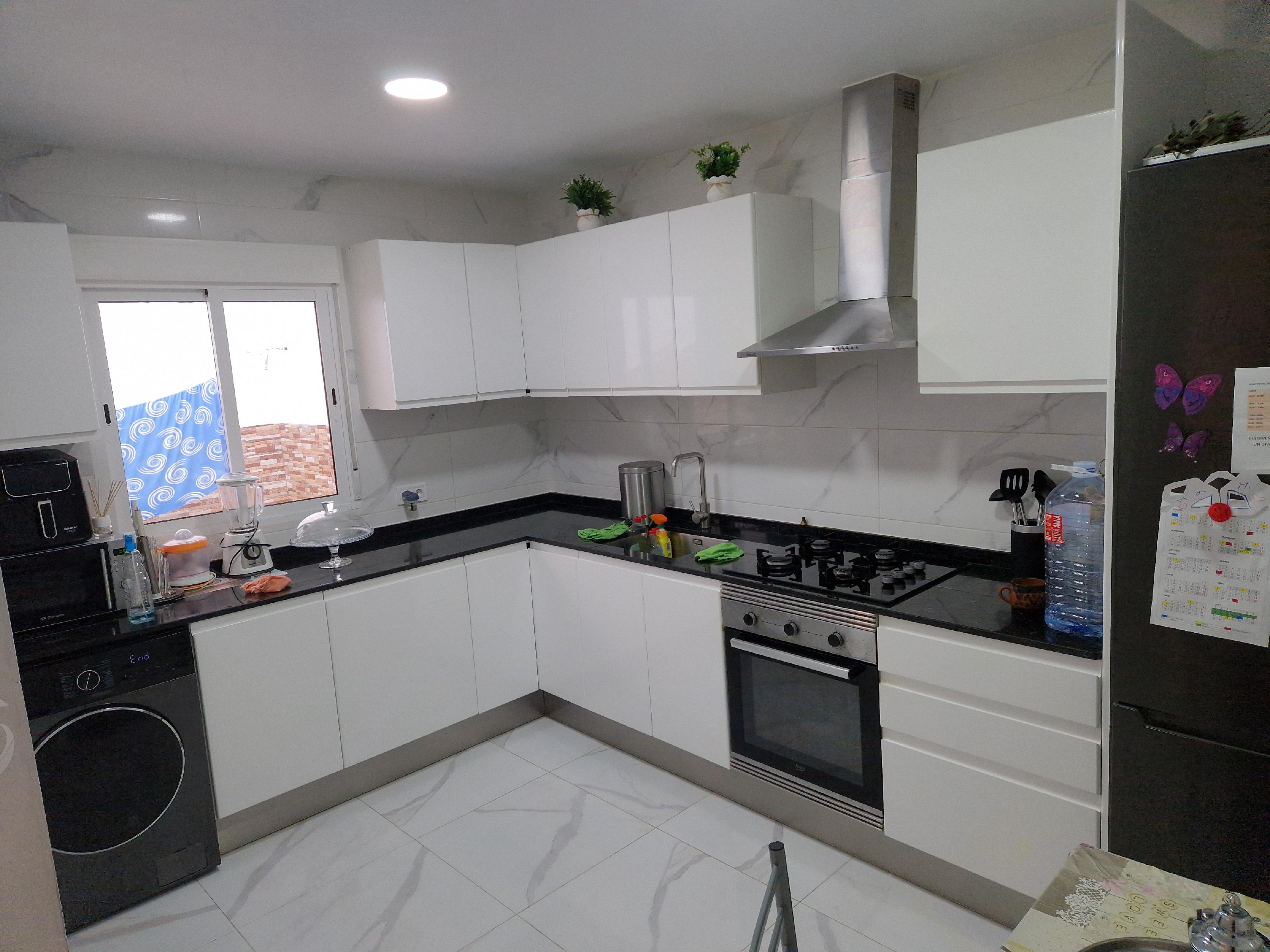 Imagen 2 Casa en venta en Lleida / Planta baja con patio en Magraners