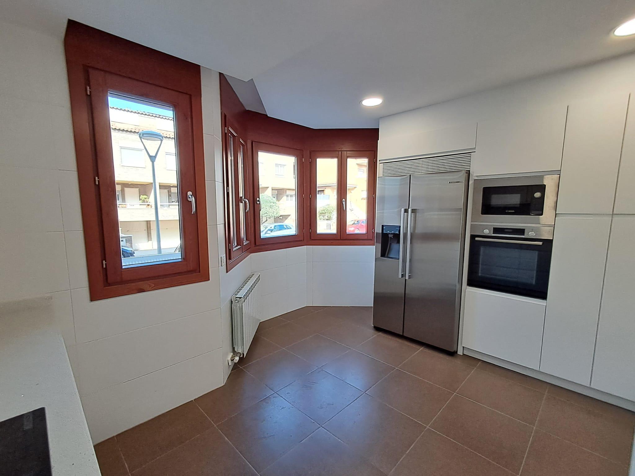 Imagen 8 Casa en venta en Torrefarrera / Casa adosada de alto standing en Torrefarrera