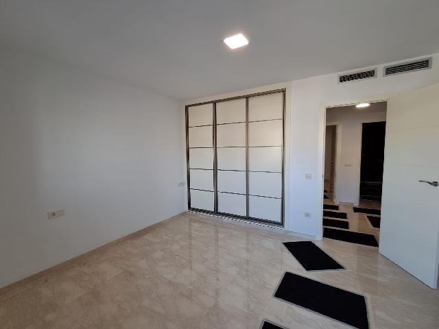 Imagen 14 Inmueble 300351 - Casa en venta en Torrefarrera / Casa adosada de alto standing en Torrefarrera