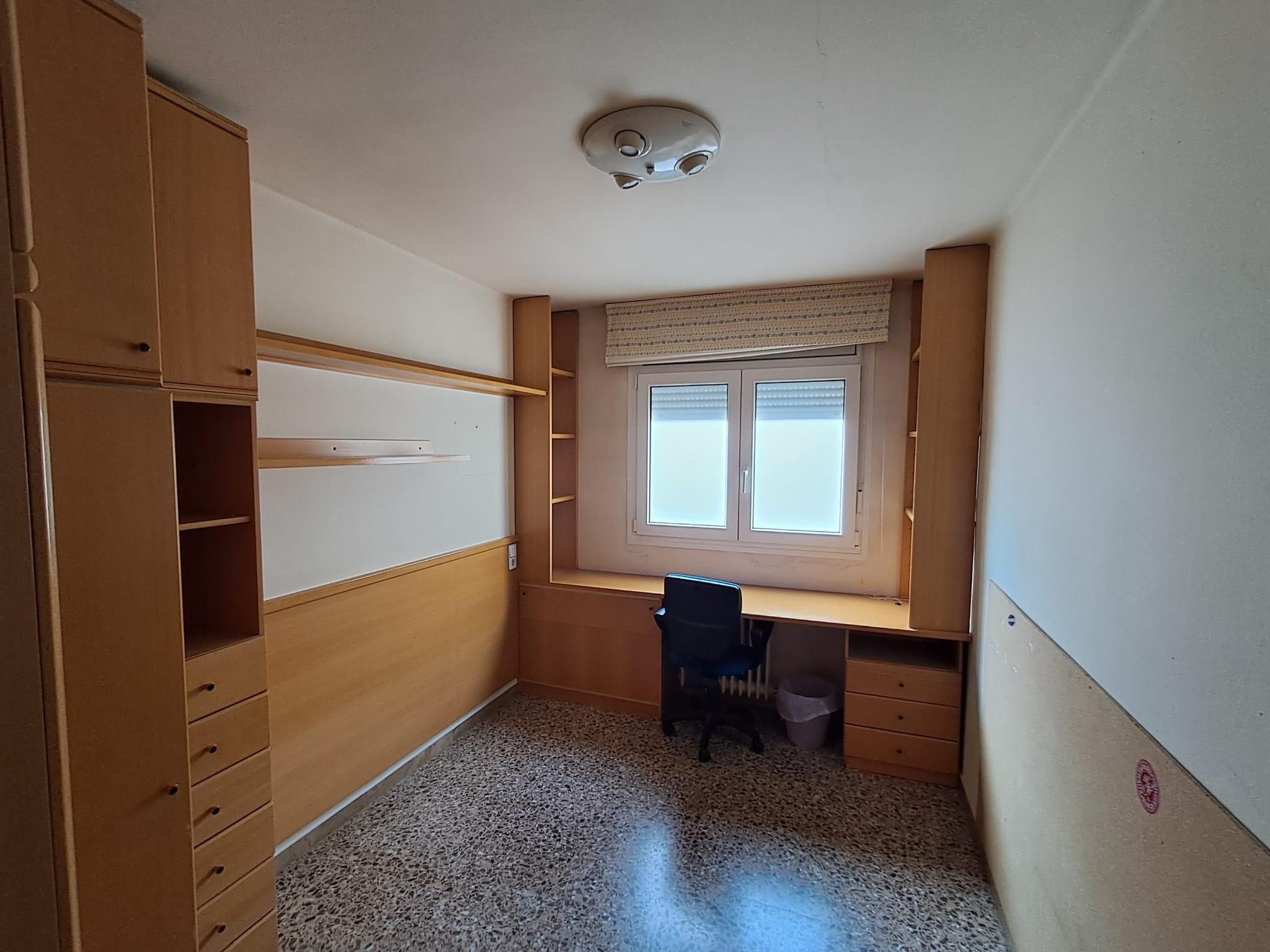 Imagen 8 Piso en venta en Lleida / Espectacular ático en zona alta