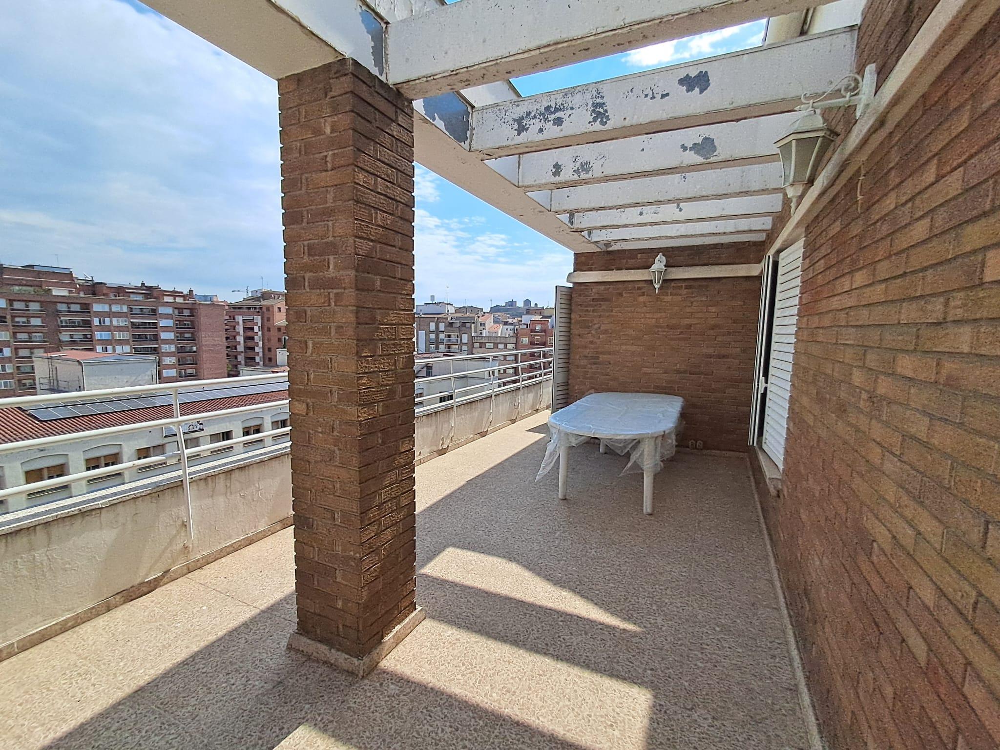 Imagen 13 Piso en venta en Lleida / Espectacular ático en zona alta
