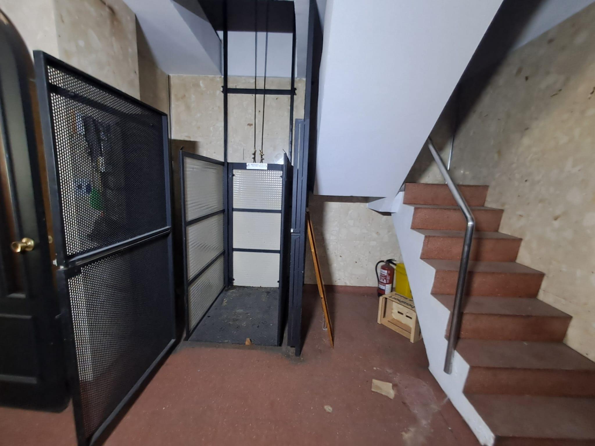 Imagen 12 Local Comercial en venta en Lleida / Local comercial al centre de Lleida