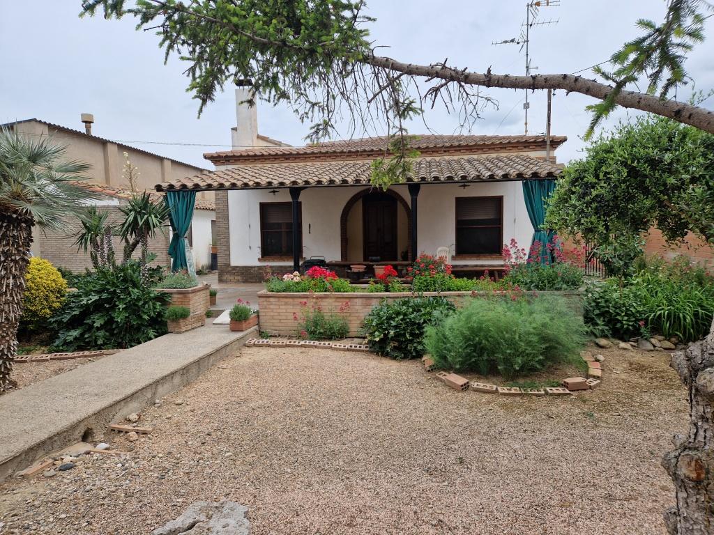 Imagen 1 Casa en venta en Almacelles / Chalet en planta en Almacelles