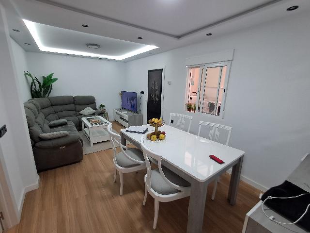 Imagen 1 Inmueble 304072 - Casa en venta en Lleida / Casa en Magraners con amplia terraza