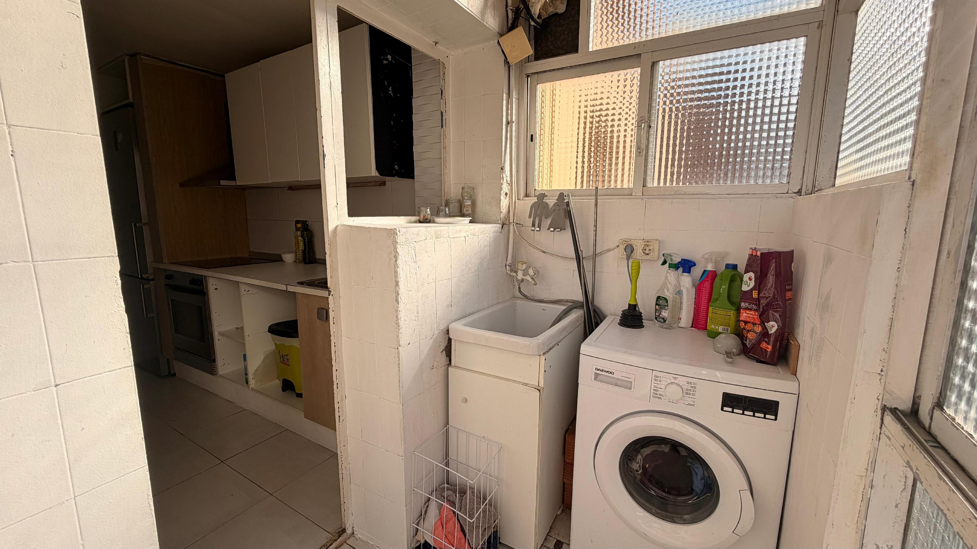 Imagen 12 Piso en venta en Lleida / Centre de cappont amb ascensor i garatge exterior.