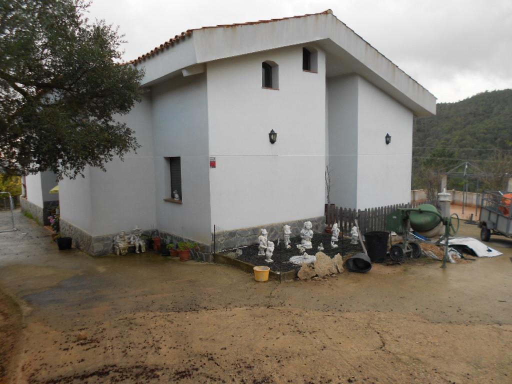 Imagen 2 Casa Rústica en venta en Lloret De Mar / Masies de Lloret, 5.000 m² de Parcela con piscina