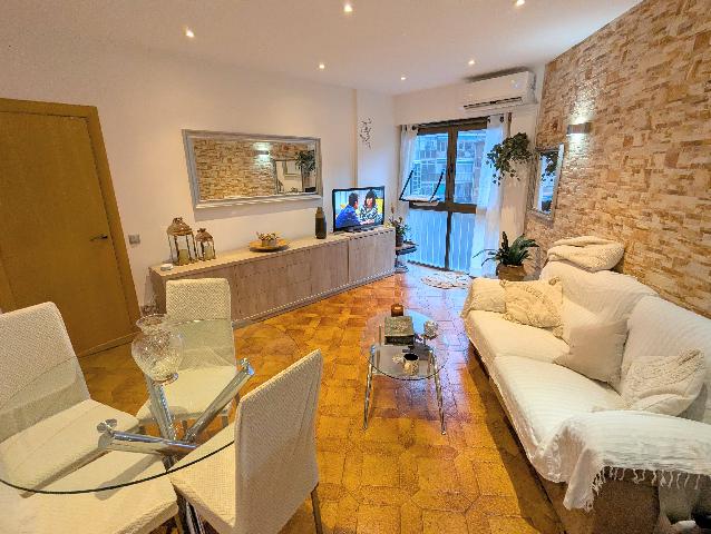 Imagen 1 Inmueble 299367 - Piso en venta en Barcelona / Pi i Margall - Joanic