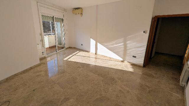 Imagen 2 Inmueble 299741 - Piso en venta en Barcelona / Santuari - Parc dels Tres Turons