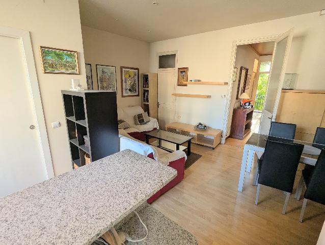 Imagen 8 Inmueble 300513 - Piso en venta en Barcelona / Ramon y Cajal con Plaça Joanic