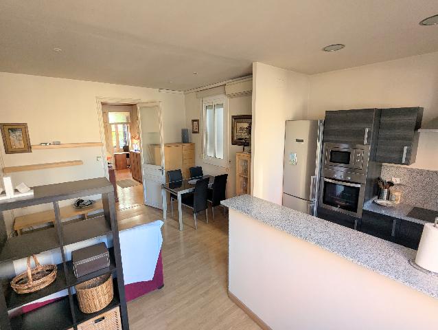 Imagen 1 Inmueble 300513 - Piso en venta en Barcelona / Ramon y Cajal con Plaça Joanic