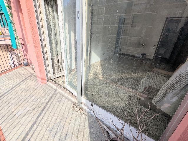 Imagen 2 Inmueble 301900 - Piso en venta en Barcelona / Pi i Margall - Joanic