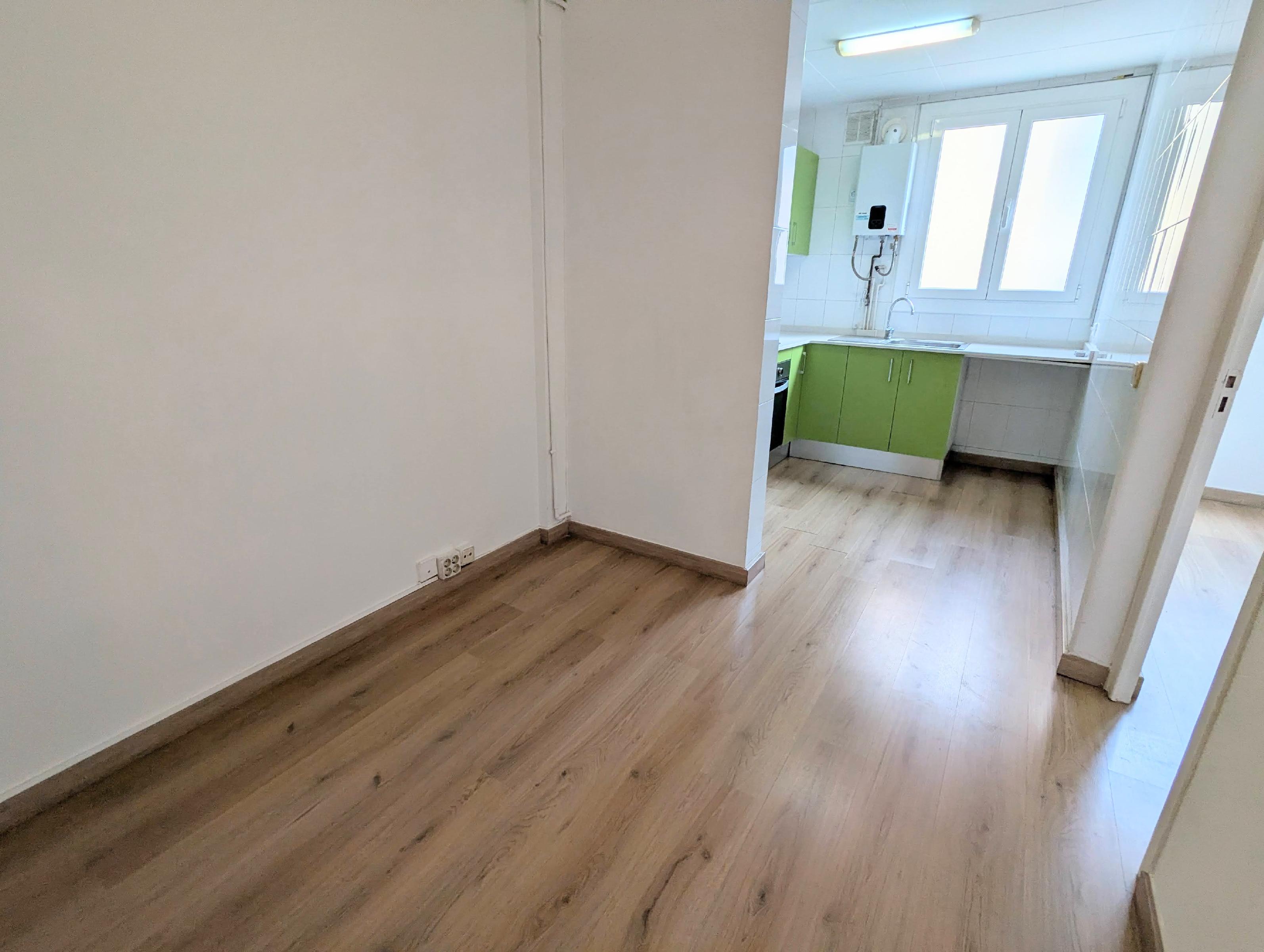 Imagen 4 Piso en venta en Barcelona / Jt. Plaça Gala Placidia