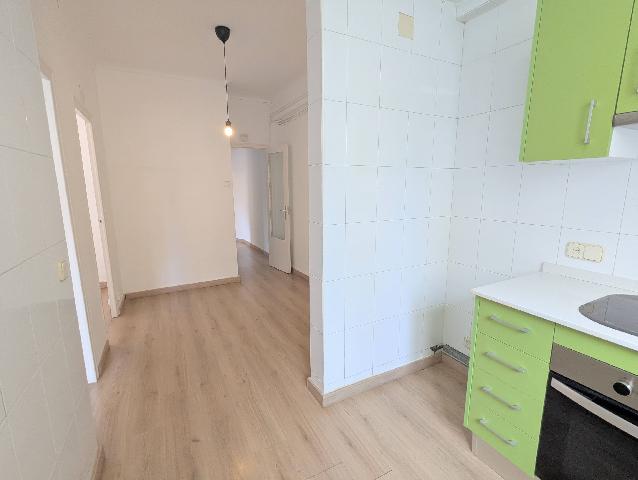 Imagen 5 Inmueble 302968 - Piso en venta en Barcelona / Jt. Plaça Gala Placidia