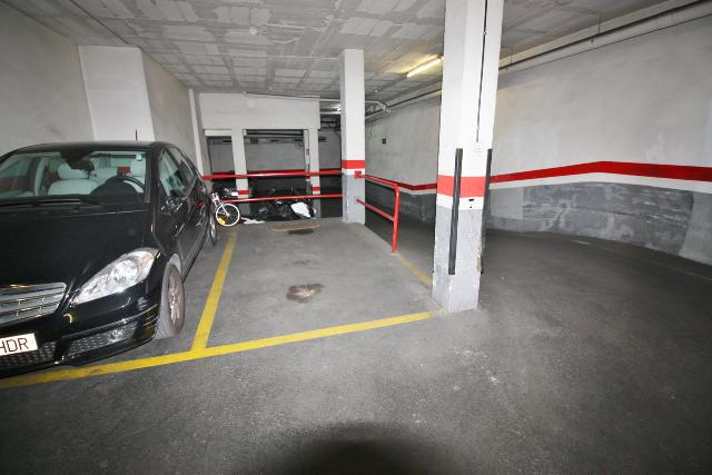 Imagen 4 Inmueble 306852 - Parking Coche en venta en Barcelona / Montmany / Encarnació