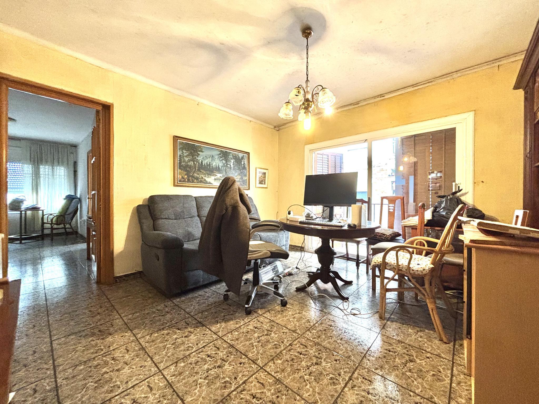 Imagen 2 Piso en venta en Rubí / Plaza dels Nens - Muy cerca de la Estación