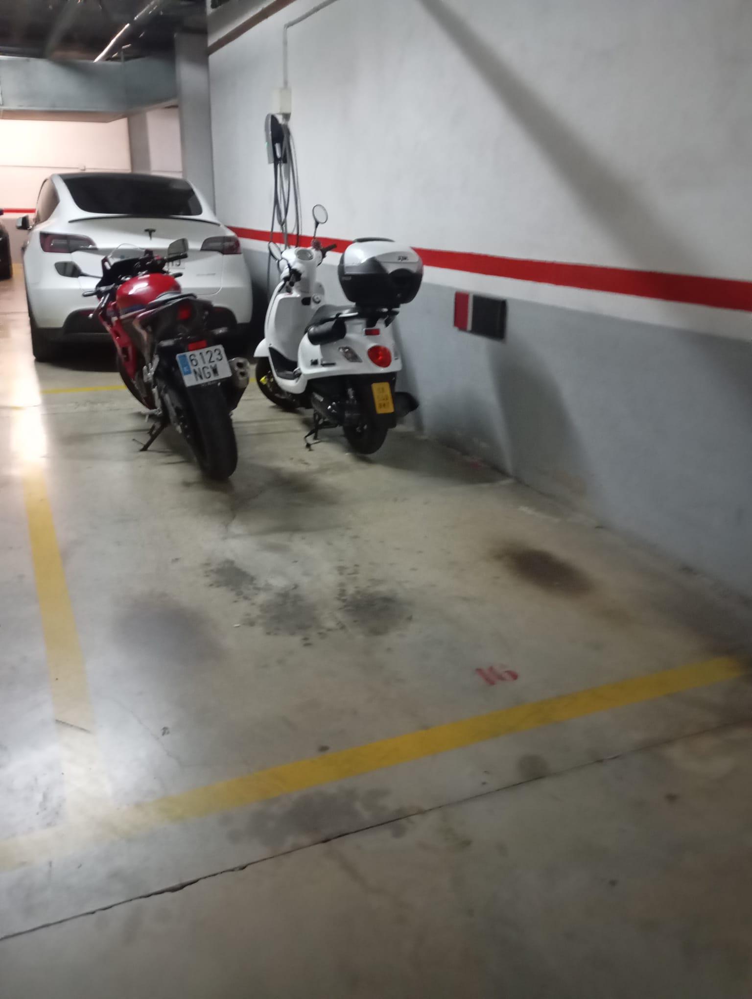 Imagen 12 Piso en venta en Sant Quirze Del Vallès / Calle principal a 10 min. estación de F.g.c