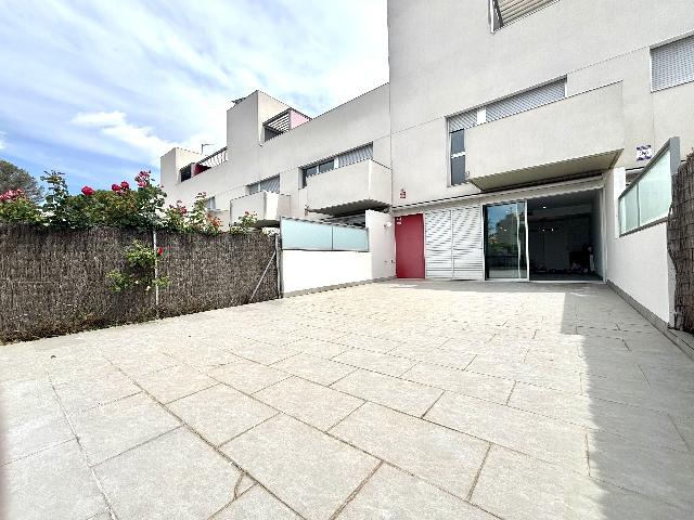 Imagen 2 Inmueble 300649 - Casa Adosada en venta en Rubí / Ideal - La mejor localizacion de Rubi