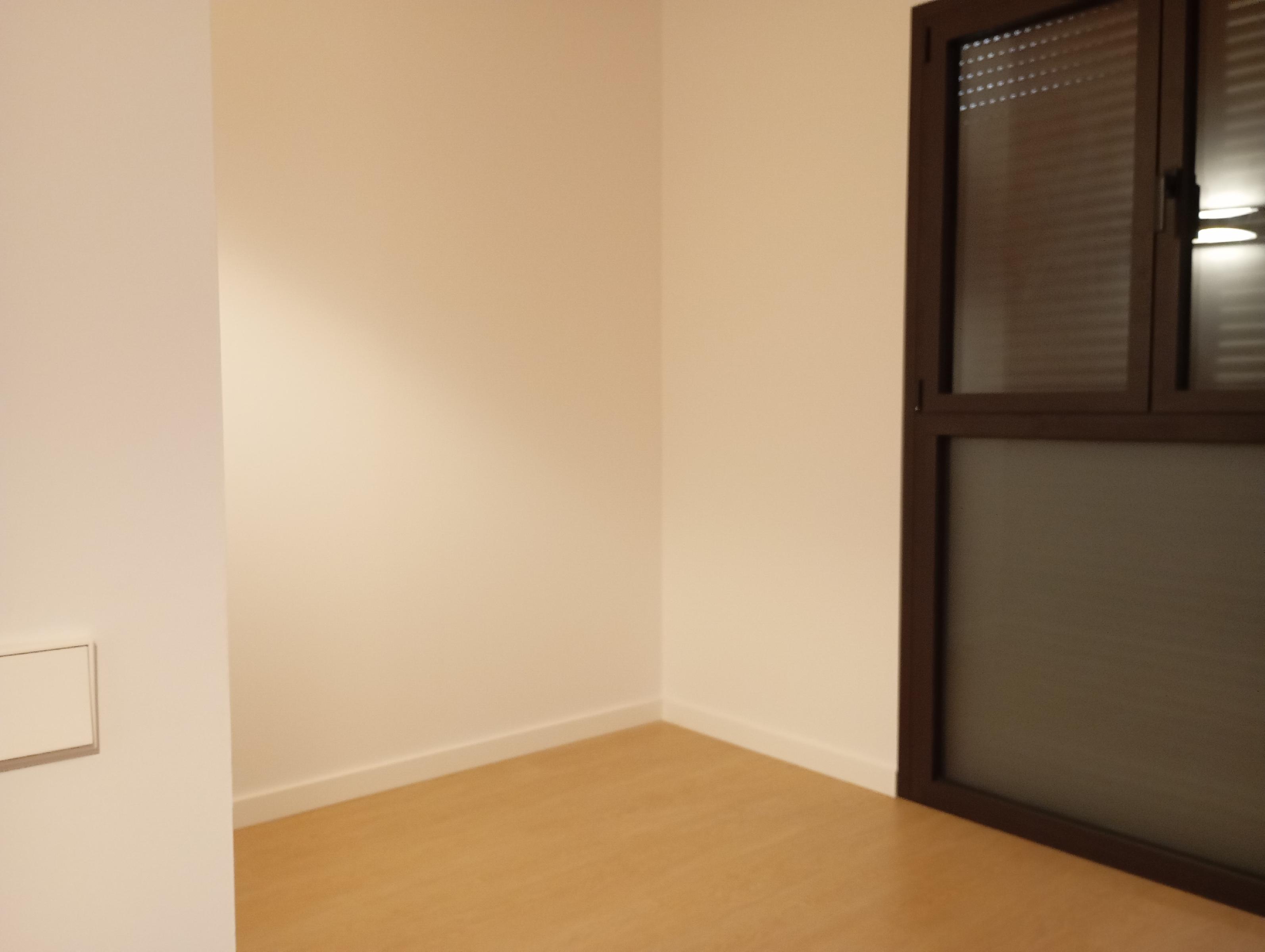 Imagen 7 Casa Adosada en venta en Rubí / Muy cerca del Mercat y a 10 min. de Ajuntament.Peatonal