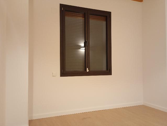 Imagen 17 Inmueble 303003 - Casa Adosada en venta en Rubí / Muy cerca del Mercat y a 10 min. de Ajuntament.Peatonal