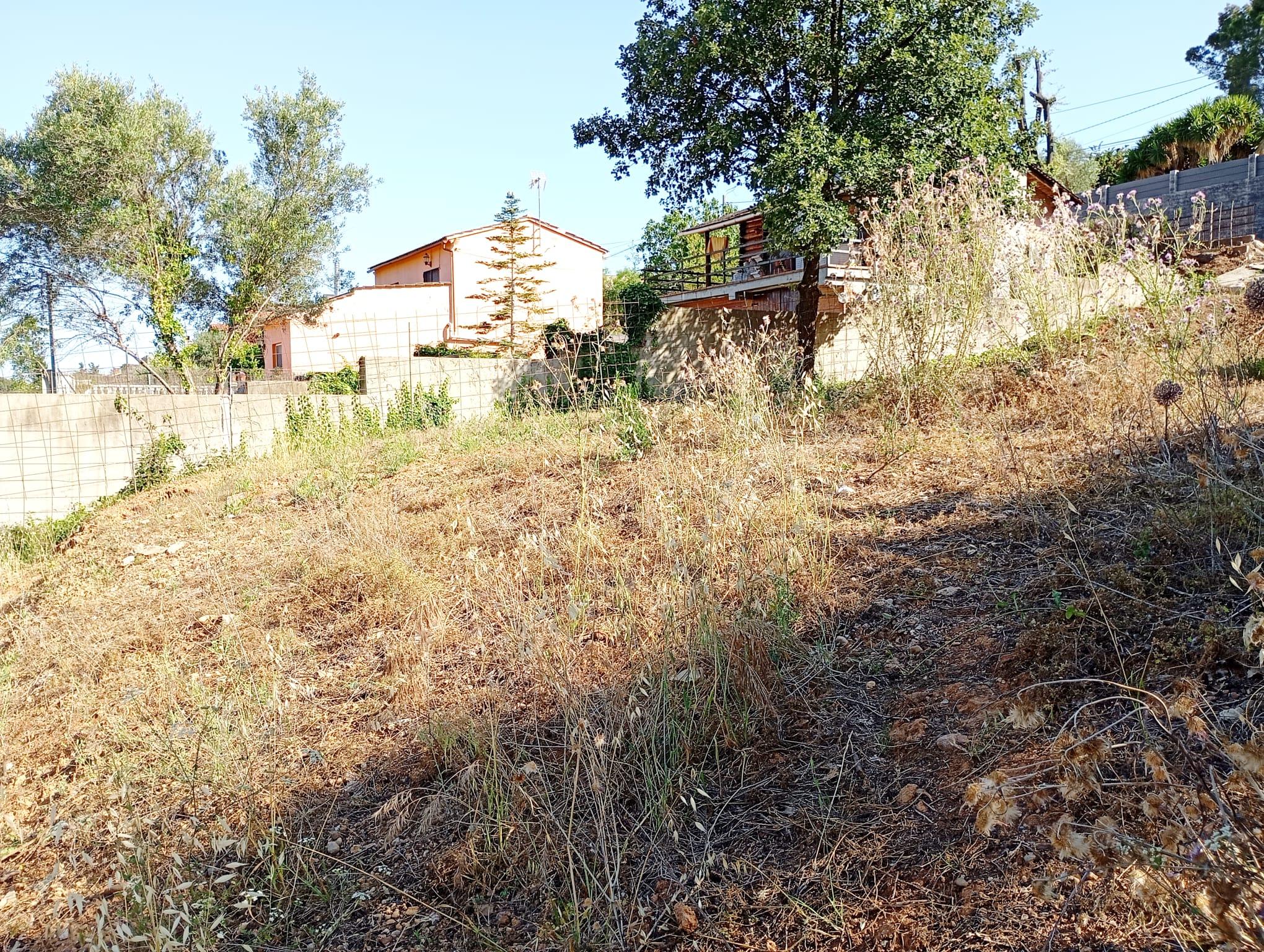 Imagen 2 Solar Urbano en venta en Rubí / Urb. Can Mir, zona deportiva.