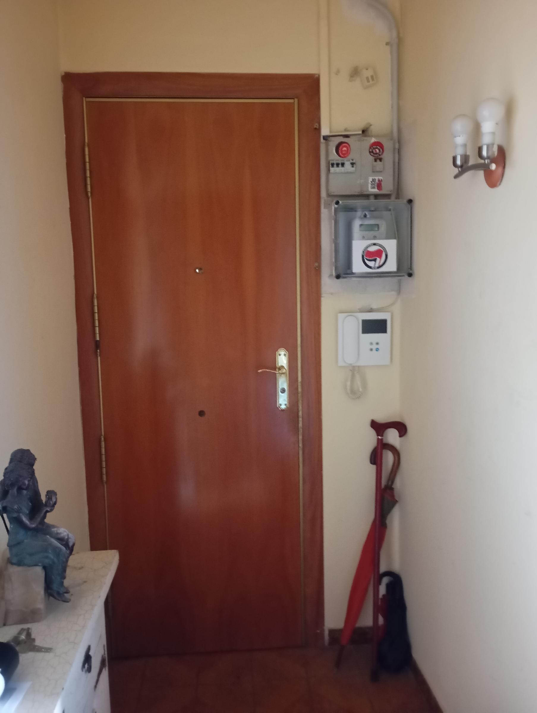 Imagen 1 Piso en venta en Rubí / Edificio muy cerca del Escardívol, buena ubicación.