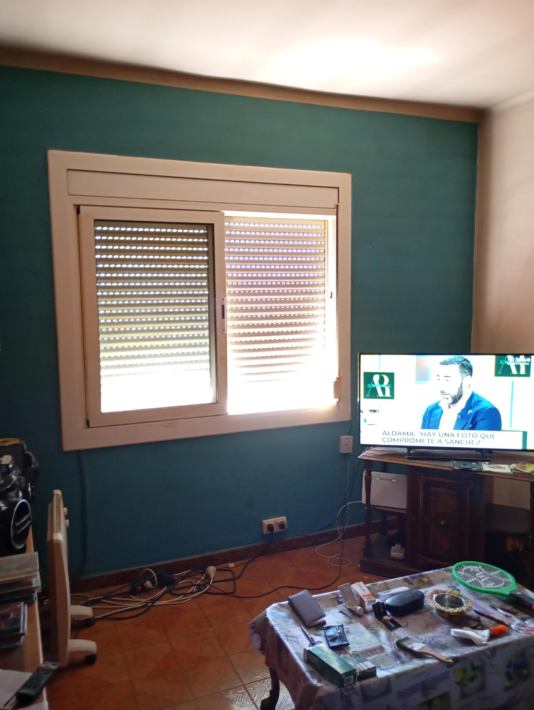 Imagen 3 Piso en venta en Rubí / Edificio muy cerca del Escardívol, buena ubicación.