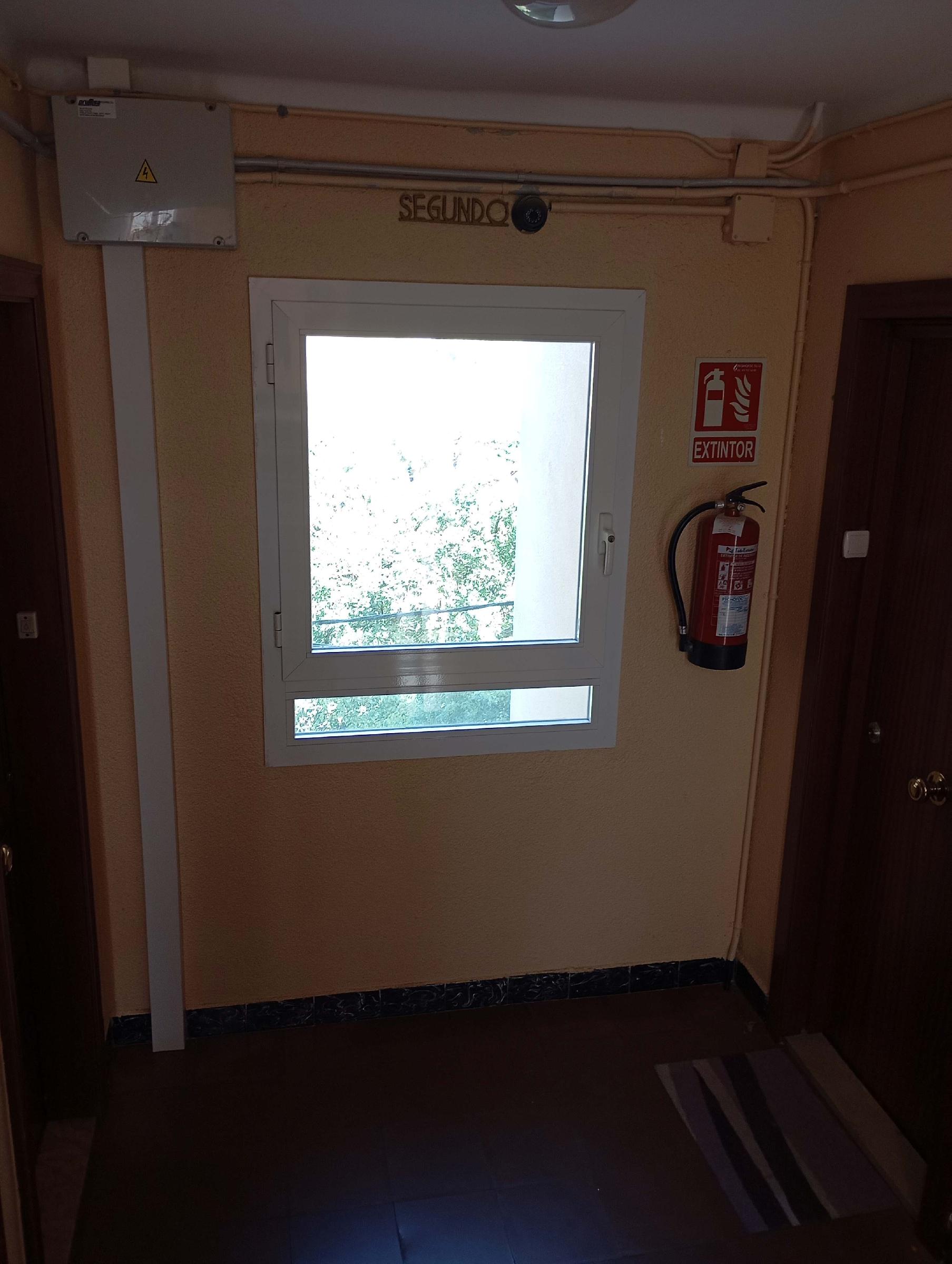 Imagen 11 Piso en venta en Rubí / Edificio muy cerca del Escardívol, buena ubicación.