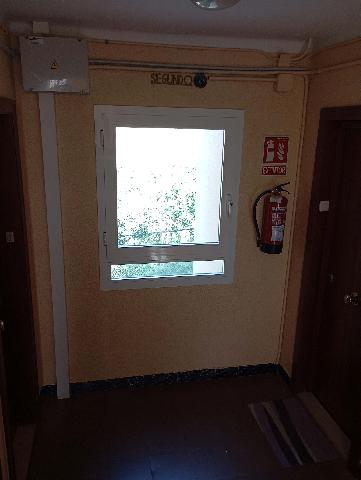 Imagen 11 Inmueble 304145 - Piso en venta en Rubí / Edificio muy cerca del Escardívol, buena ubicación.