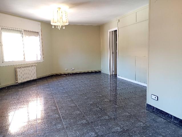 Imagen 2 Inmueble 304317 - Piso en venta en Rubí / Muy cerca del Mercat.