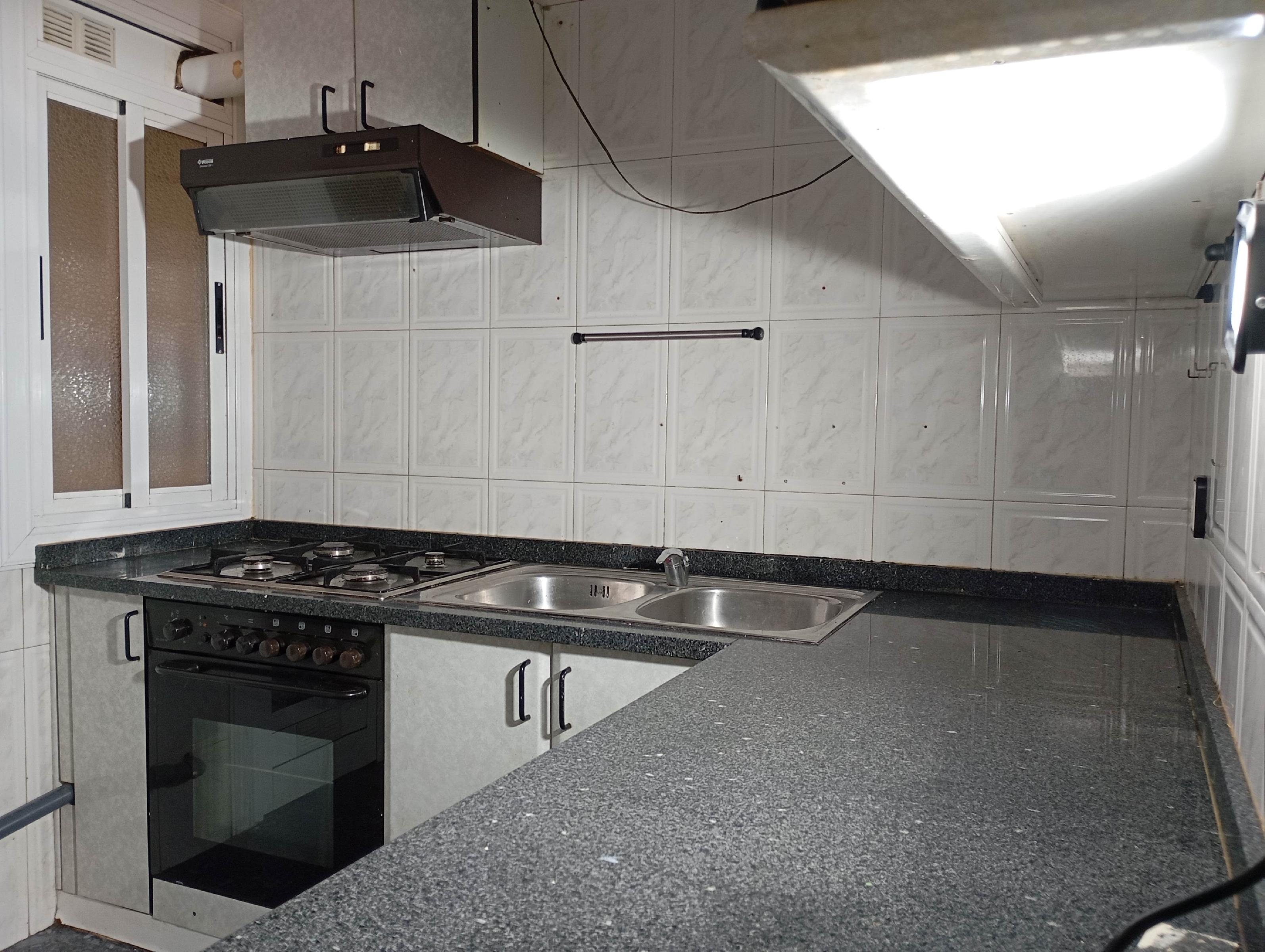 Imagen 3 Piso en venta en Rubí / Muy cerca del Mercat.