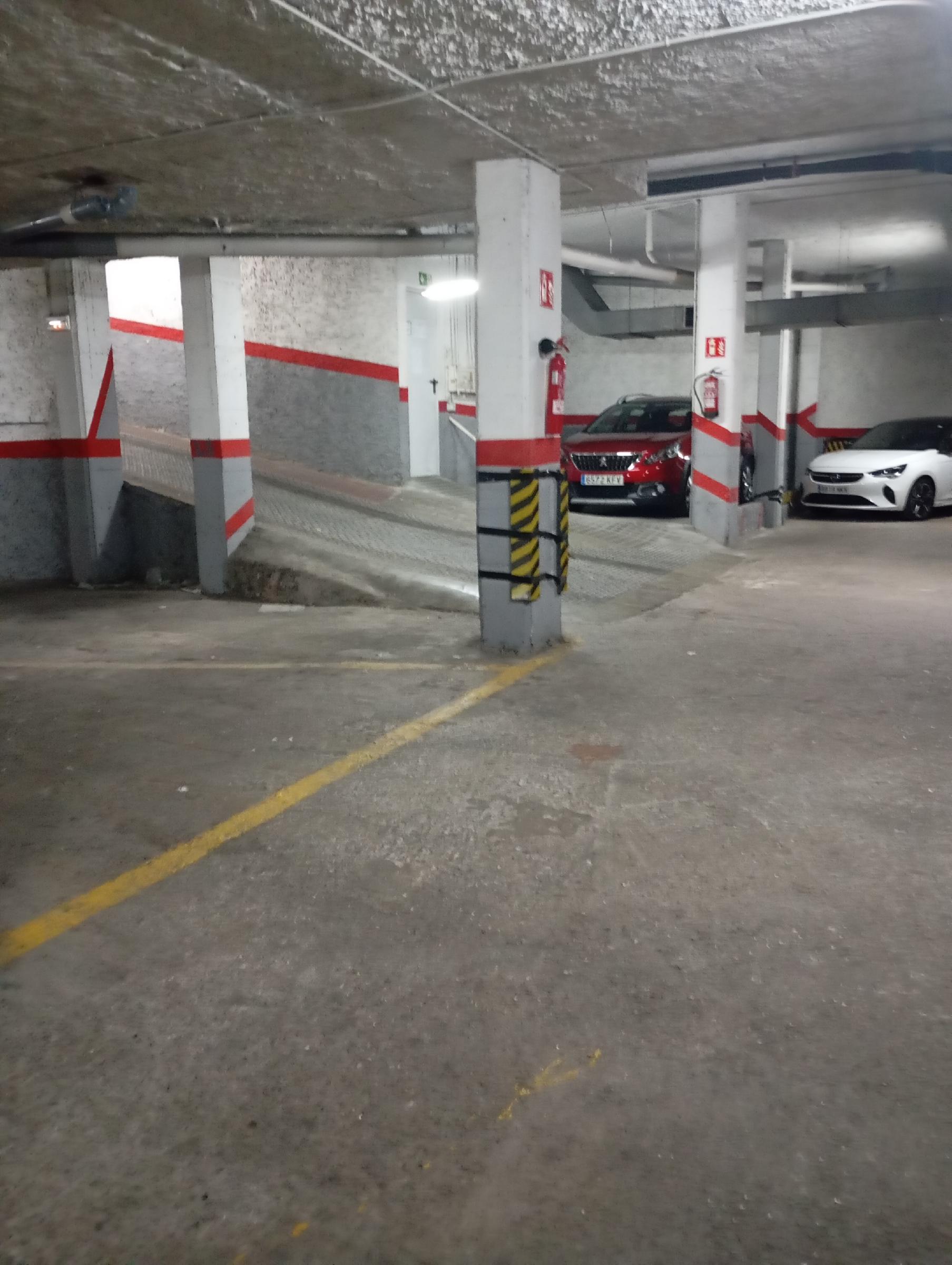 Imagen 6 Parking Coche en venta en Rubí / Plaza al lado Mercat