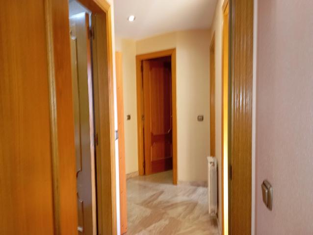 Imagen 18 Inmueble 305545 - Piso en venta en Rubí / Zona Saltó muy cerca del Mercadona