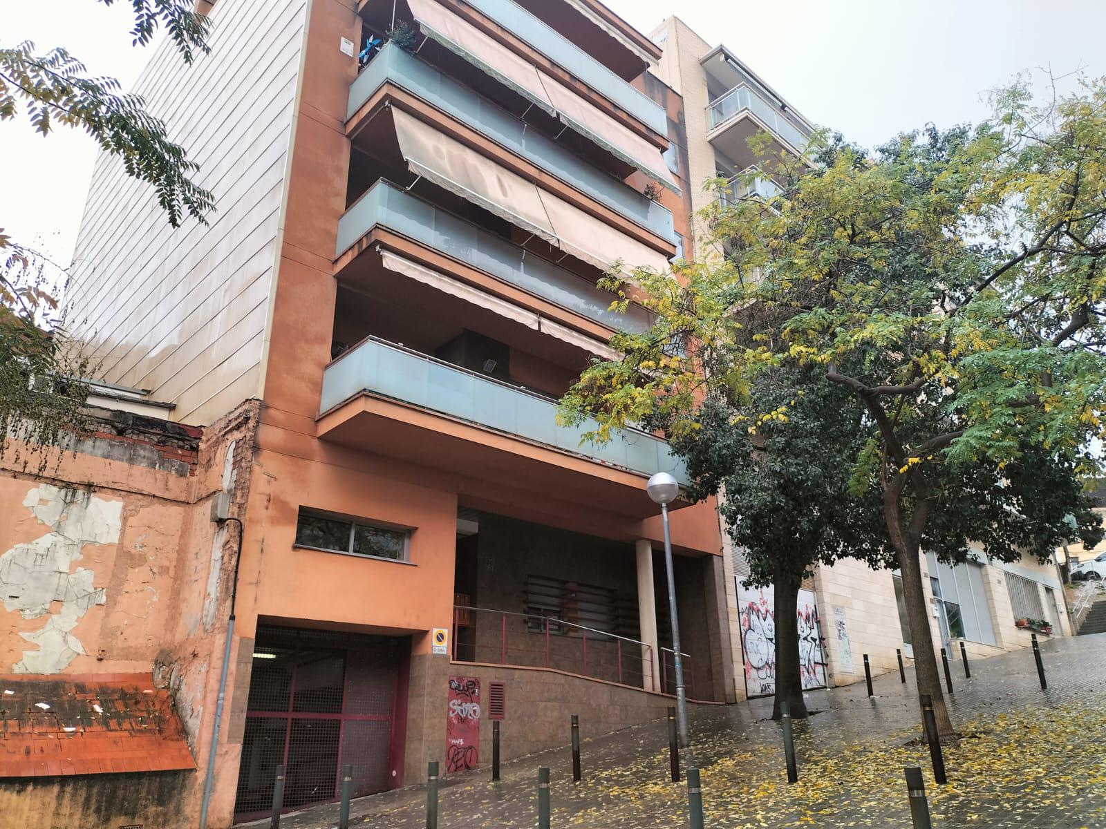 Imagen 25 Piso en venta en Barcelona / Junto metro Teixonera