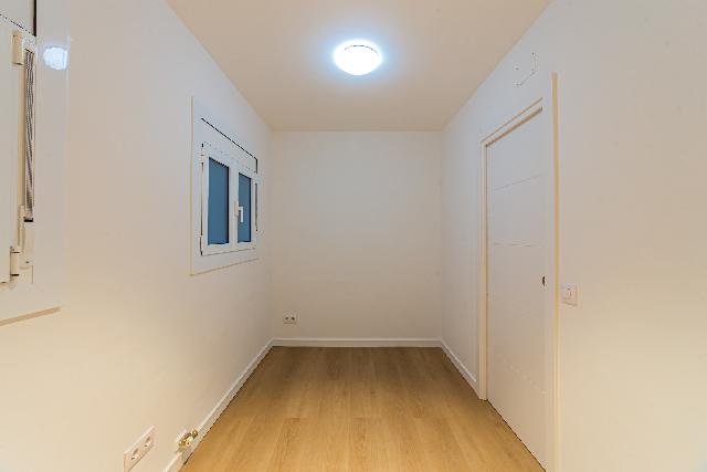 Imagen 11 Inmueble 296748 - Piso en venta en Barcelona / Plaça Dr. Modrego - Felip ll