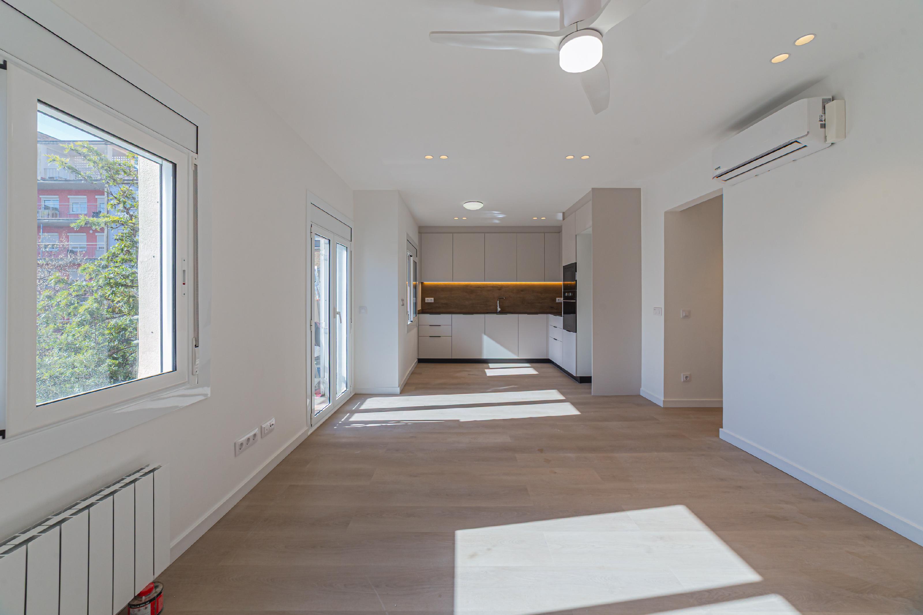 Imagen 1 Piso en venta en Barcelona / Plaça Dr. Modrego - Felip ll