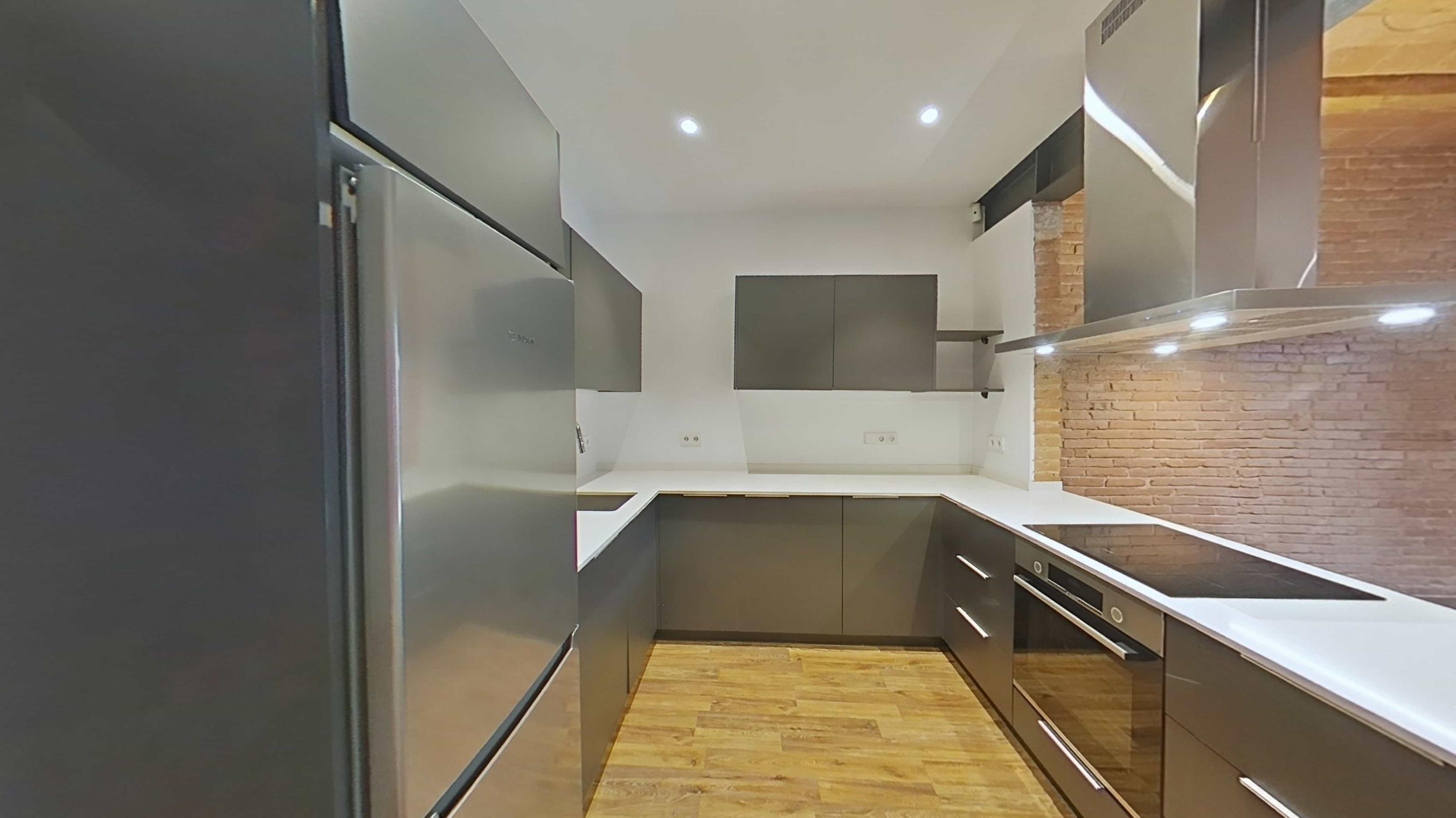 Imagen 3 Piso en venta en Barcelona / Entença - Paral.lel