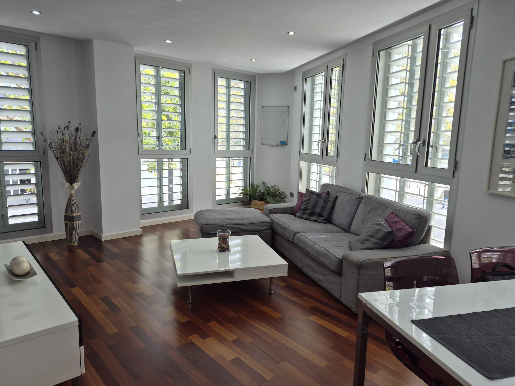 Imagen 2 Piso en venta en Barcelona / Dr. Aiguader - Pg Joan de Borbó