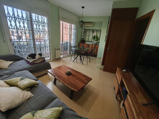 Imagen 1 Inmueble 299611 - Dúplex en venta en Barcelona / Pg. Maragall - Jto. metro Camp de l´Arpa