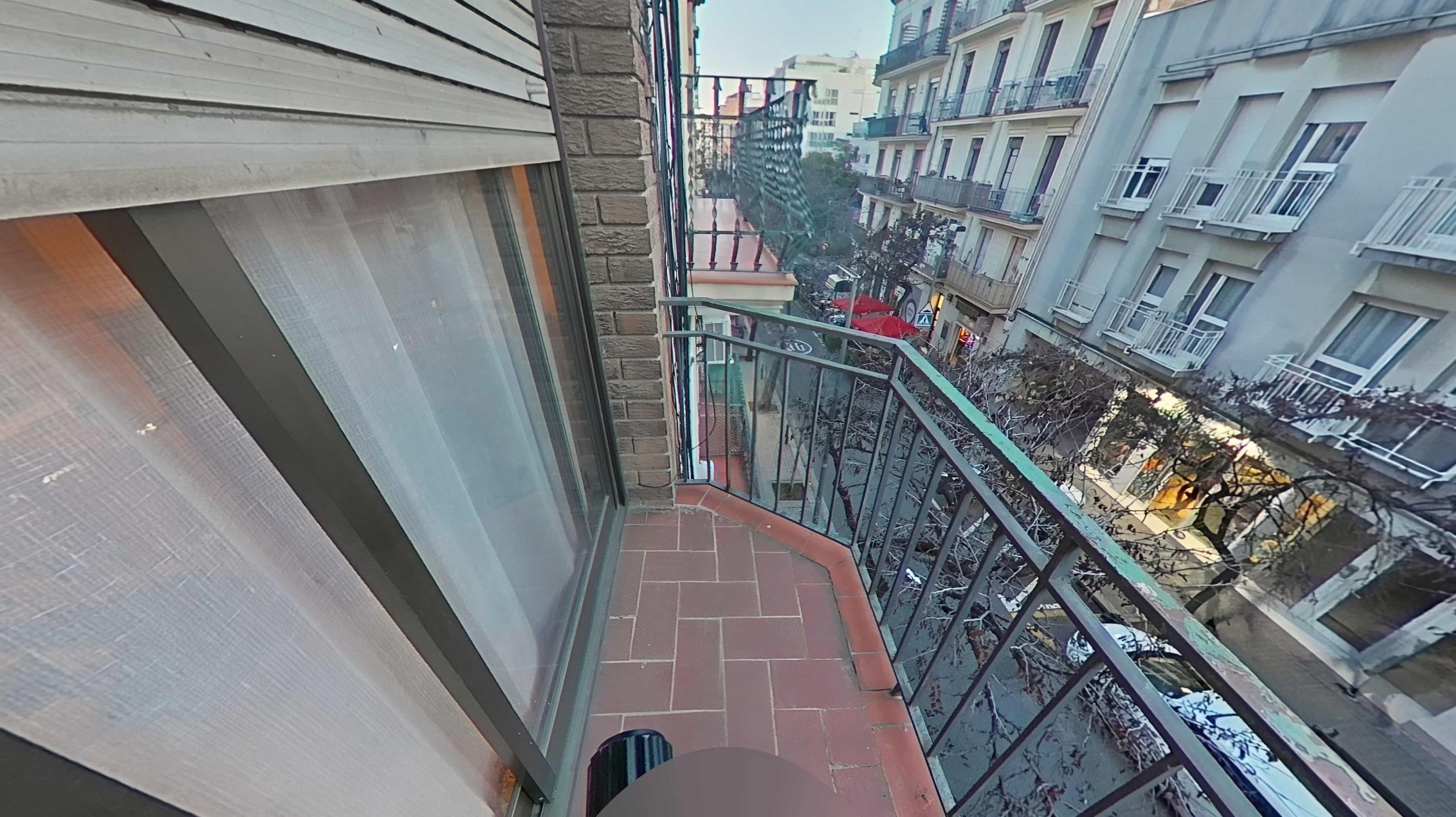 Imagen 3 Piso en venta en Barcelona / Nació - Plaça Carme Monturiol