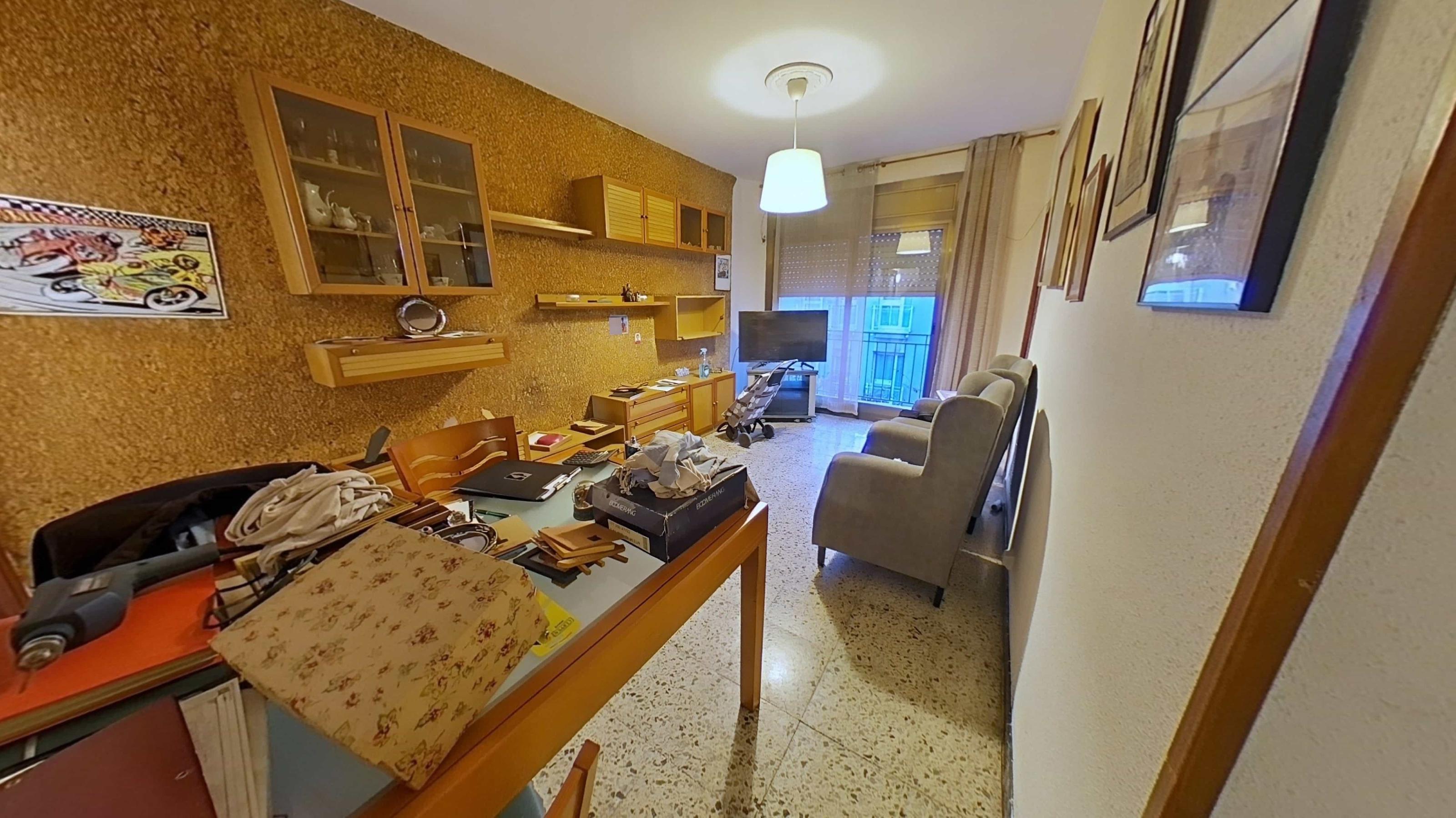 Imagen 1 Piso en venta en Barcelona / Nació - Plaça Carme Monturiol